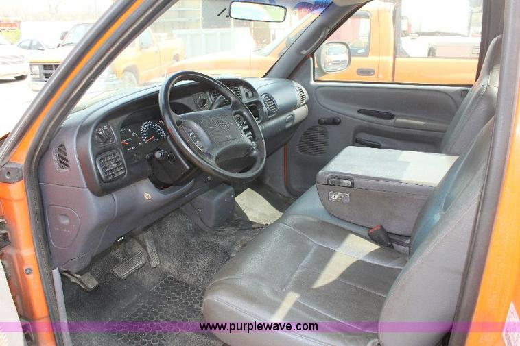 image for item 6099 2001 Dodge Ram 2500 pickup truck