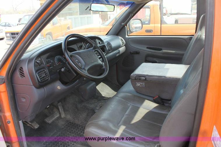 image for item 6099 2001 Dodge Ram 2500 pickup truck