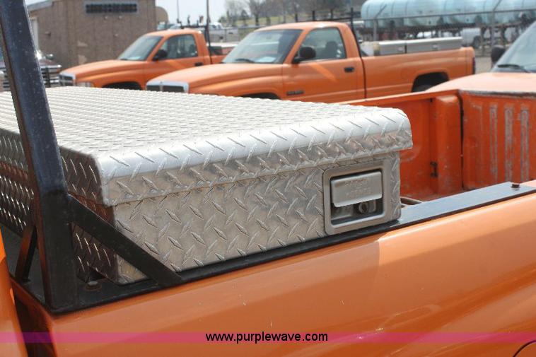 image for item 6099 2001 Dodge Ram 2500 pickup truck
