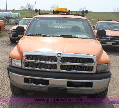 image for item 6100 2001 Dodge Ram 2500 pickup truck