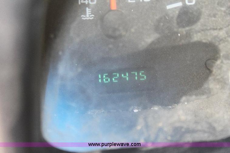 image for item 6100 2001 Dodge Ram 2500 pickup truck