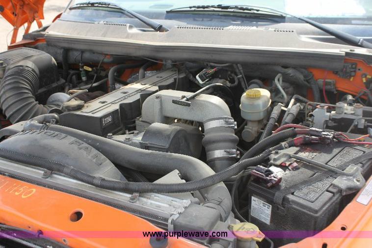 image for item 6100 2001 Dodge Ram 2500 pickup truck