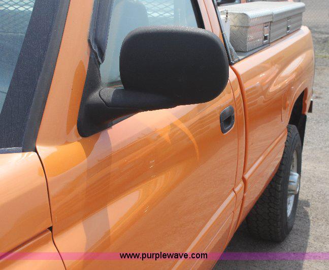 image for item 6100 2001 Dodge Ram 2500 pickup truck