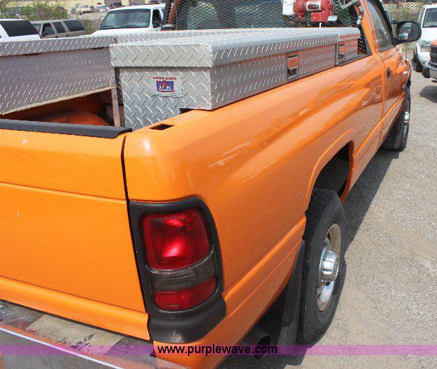 image for item 6100 2001 Dodge Ram 2500 pickup truck
