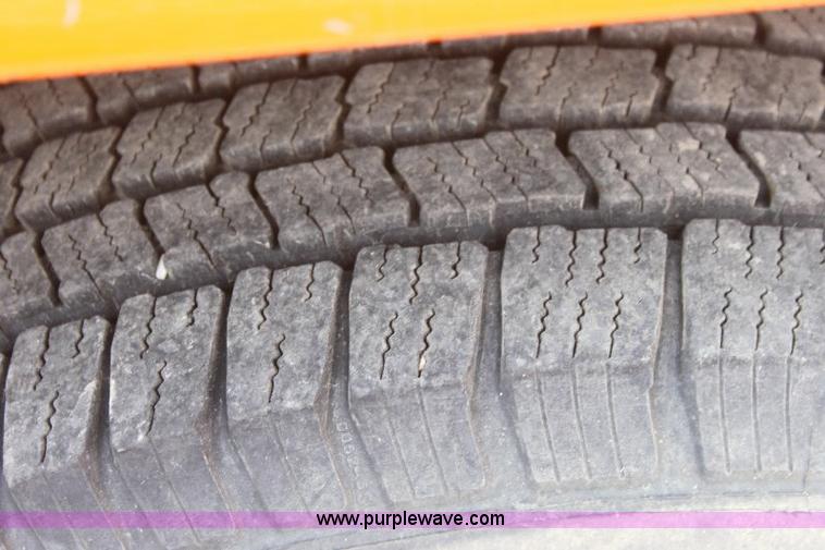 image for item 6100 2001 Dodge Ram 2500 pickup truck