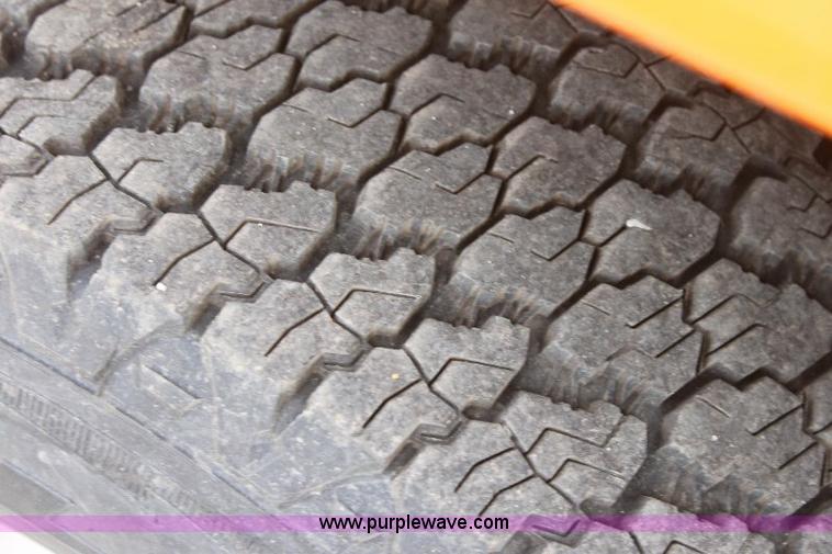 image for item 6100 2001 Dodge Ram 2500 pickup truck