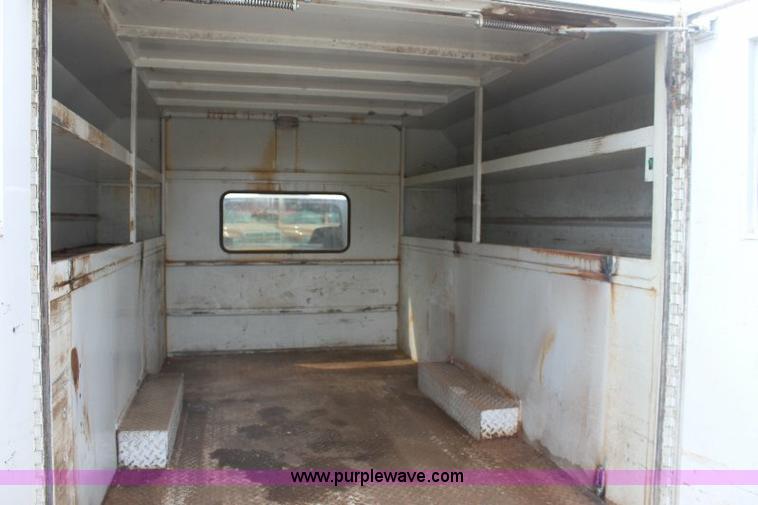 image for item 6102 2000 Chevrolet C3500 pickup truck