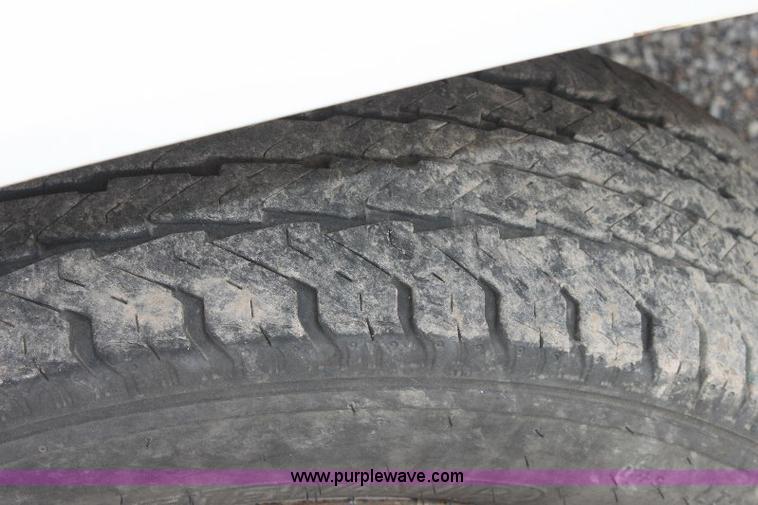 image for item 6102 2000 Chevrolet C3500 pickup truck