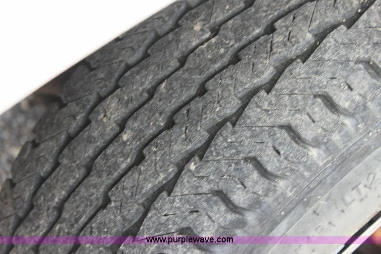 image for item 6102 2000 Chevrolet C3500 pickup truck