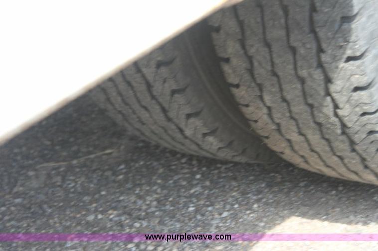 image for item 6102 2000 Chevrolet C3500 pickup truck