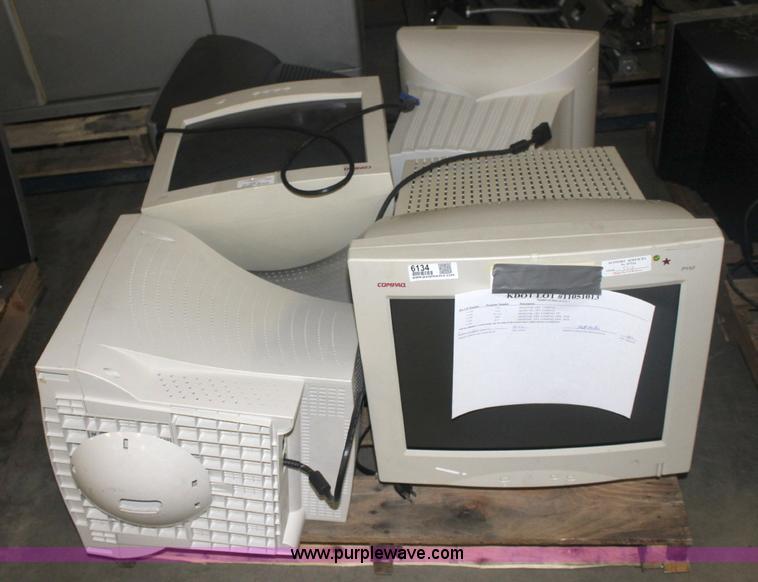 image for item 6134 (5) Compaq CRT computer monitors