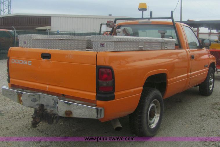 image for item 6162 2001 Dodge Ram 2500 pickup truck