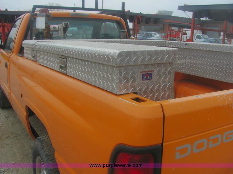image for item 6162 2001 Dodge Ram 2500 pickup truck