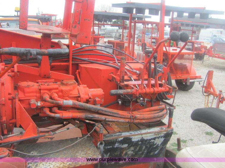 image for item 6163 1994 LeeBoy 1000BH asphalt paver