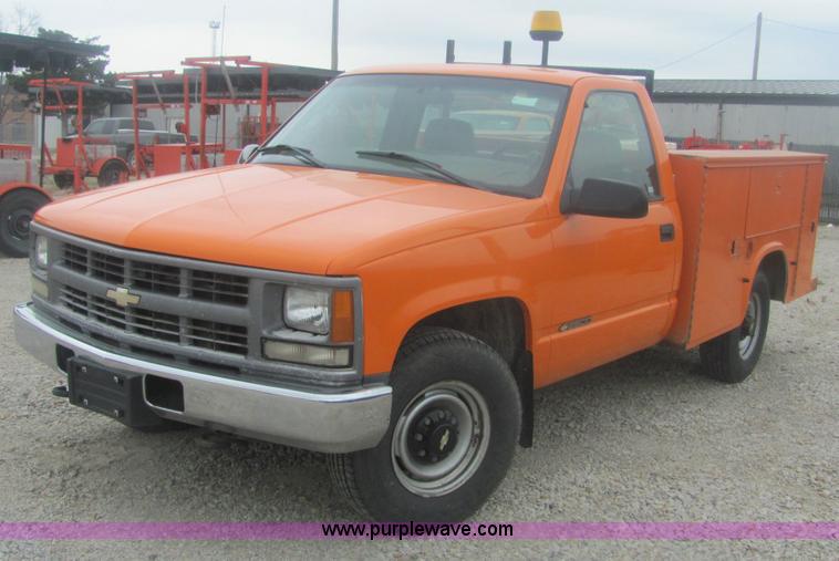 image for item 6164 1999 Chevrolet C2500 Silverado pickup truck