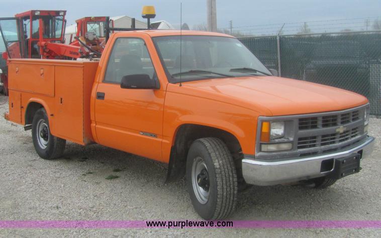 image for item 6164 1999 Chevrolet C2500 Silverado pickup truck