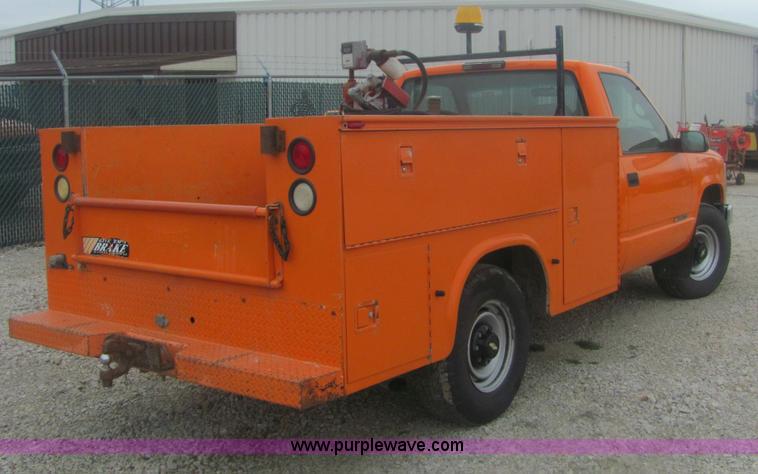 image for item 6164 1999 Chevrolet C2500 Silverado pickup truck