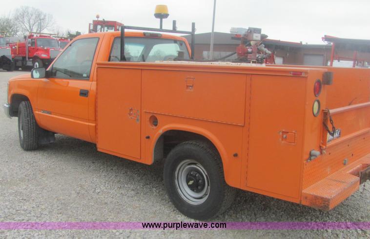 image for item 6164 1999 Chevrolet C2500 Silverado pickup truck