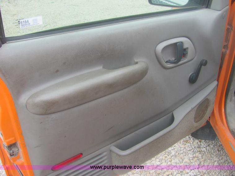 image for item 6164 1999 Chevrolet C2500 Silverado pickup truck