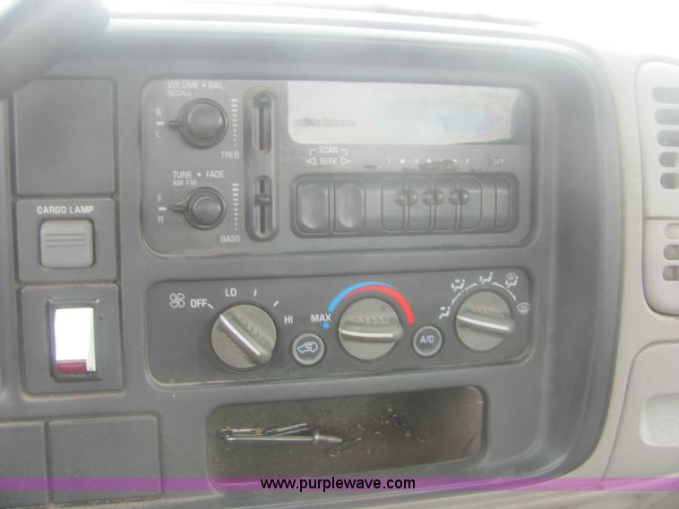 image for item 6164 1999 Chevrolet C2500 Silverado pickup truck