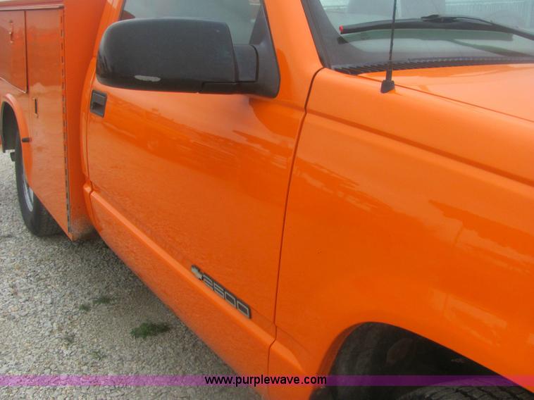 image for item 6164 1999 Chevrolet C2500 Silverado pickup truck