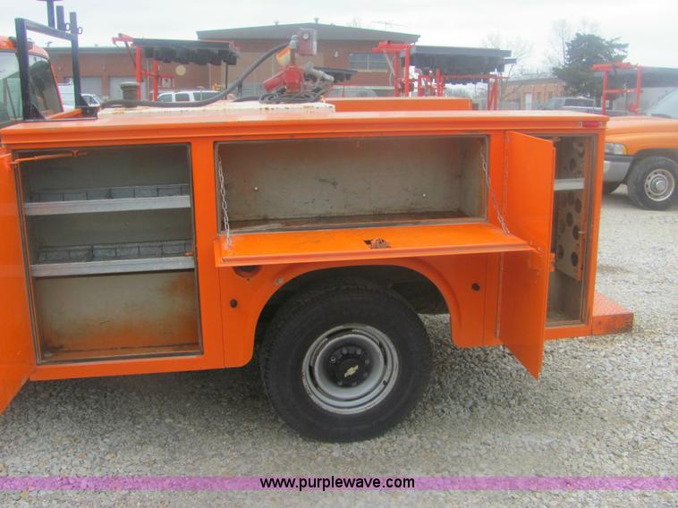 image for item 6164 1999 Chevrolet C2500 Silverado pickup truck