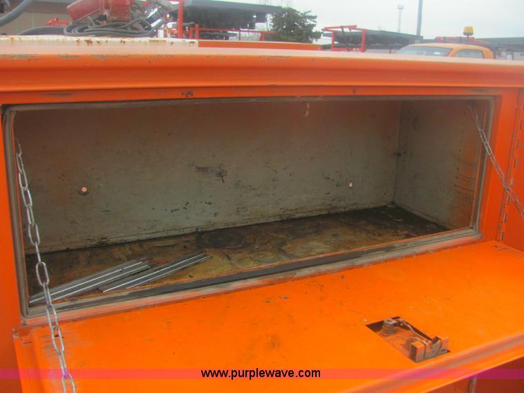 image for item 6164 1999 Chevrolet C2500 Silverado pickup truck