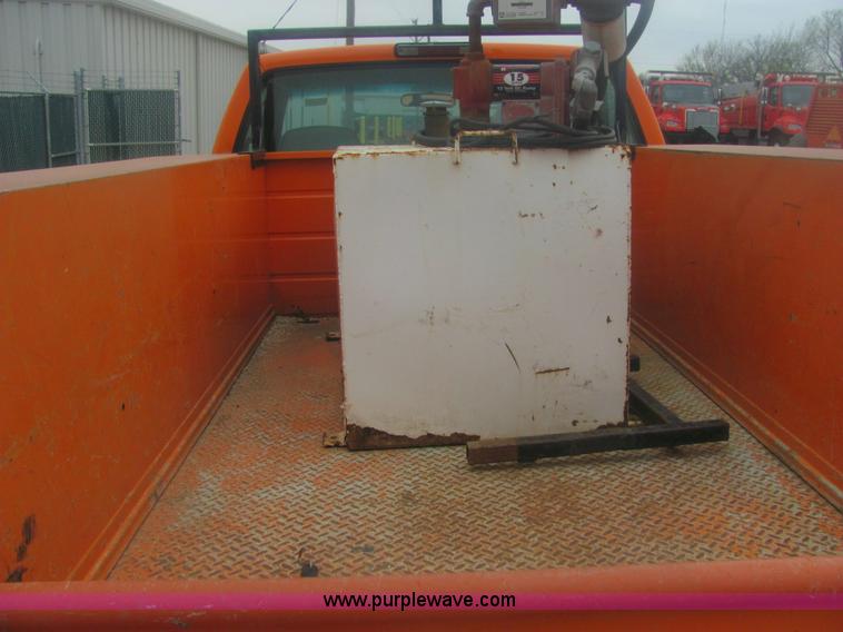 image for item 6164 1999 Chevrolet C2500 Silverado pickup truck