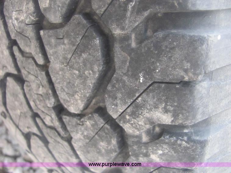 image for item 6164 1999 Chevrolet C2500 Silverado pickup truck