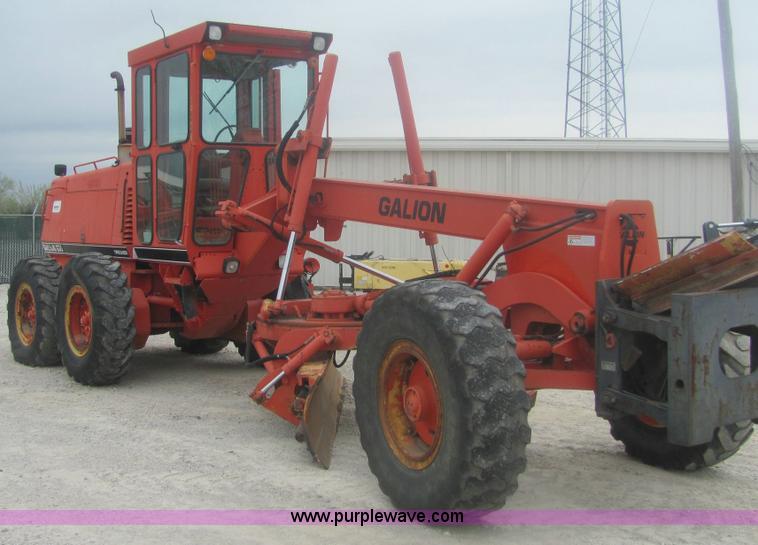 image for item 6165 1995 Galion 830 motor grader