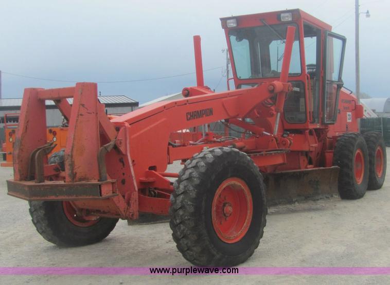 image for item 6168 1996 Champion 710A motor grader