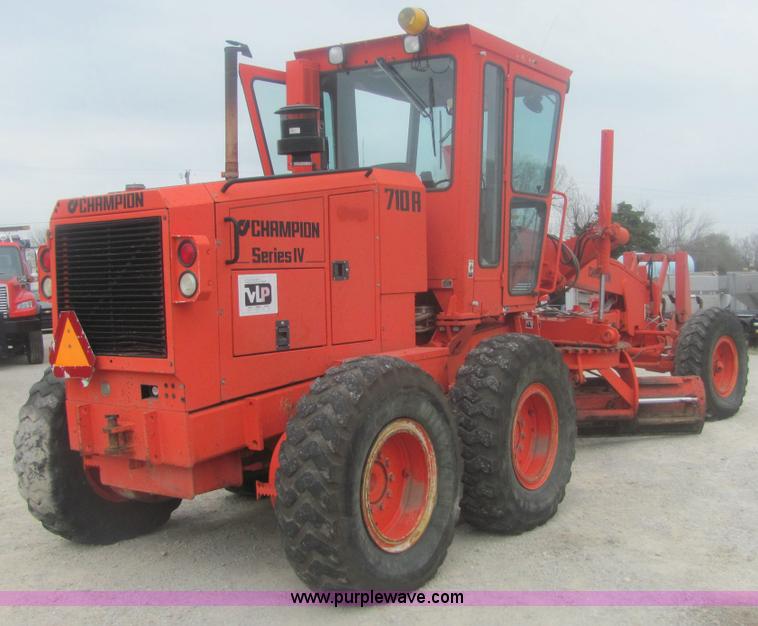 image for item 6168 1996 Champion 710A motor grader
