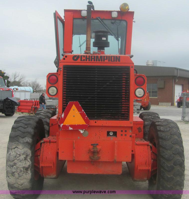 image for item 6168 1996 Champion 710A motor grader