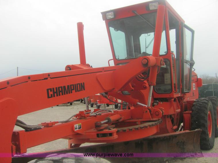 image for item 6168 1996 Champion 710A motor grader