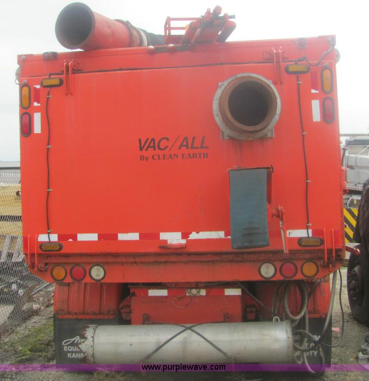 image for item 6170 2002 GMC T7500 street sweeper