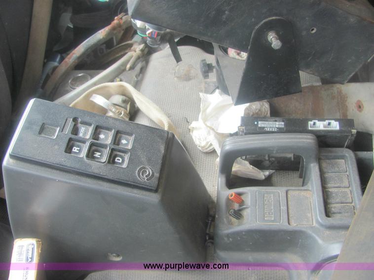 image for item 6170 2002 GMC T7500 street sweeper