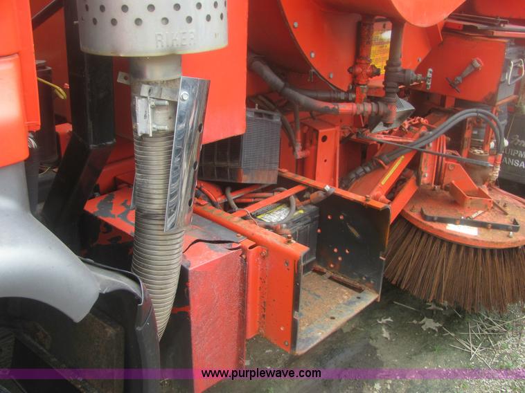 image for item 6170 2002 GMC T7500 street sweeper