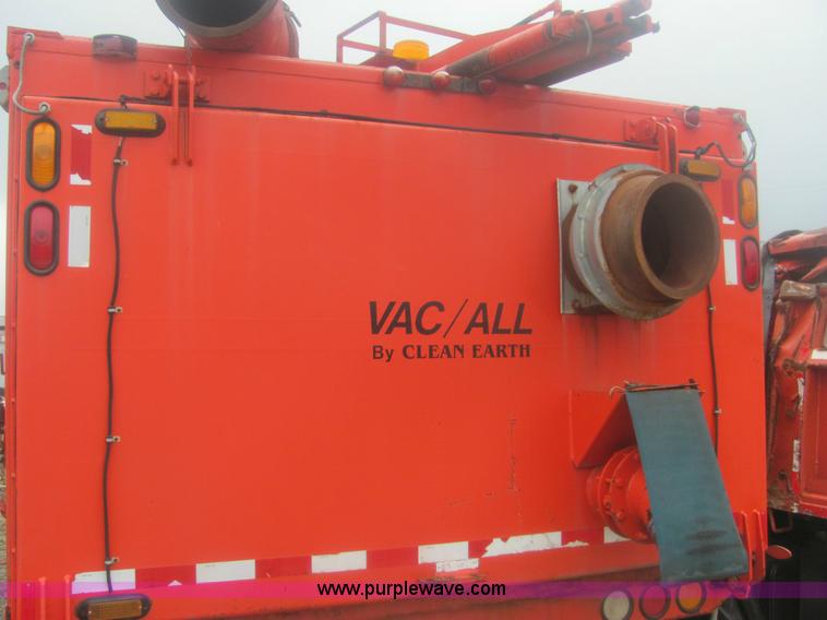 image for item 6170 2002 GMC T7500 street sweeper