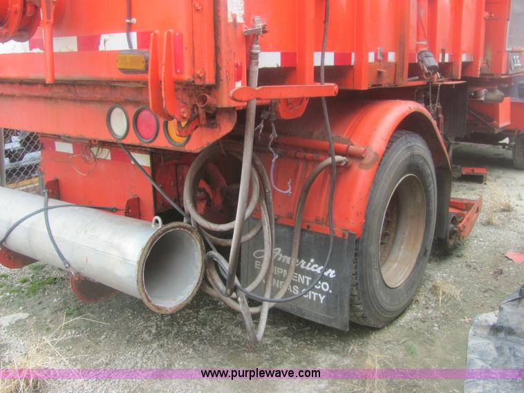 image for item 6170 2002 GMC T7500 street sweeper