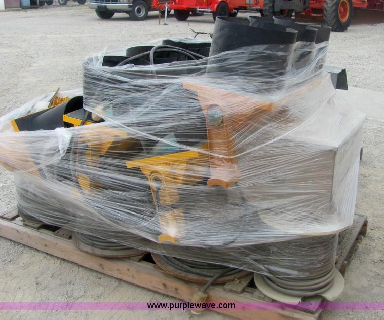 image for item 6172 Durasig portable traffic signal system