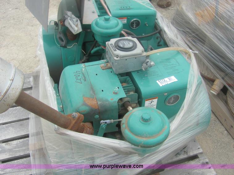 image for item 6172 Durasig portable traffic signal system