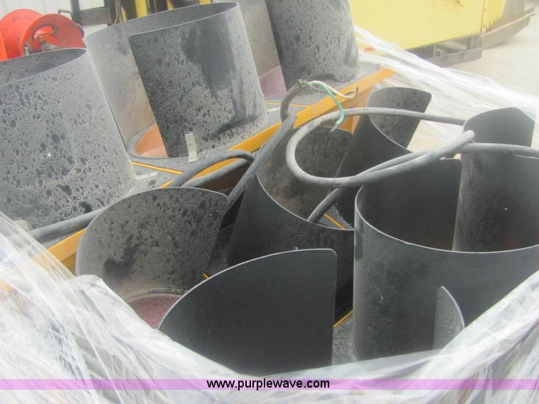 image for item 6172 Durasig portable traffic signal system