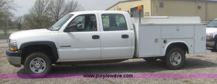 image for item 6201 2001 Chevrolet Silverado C2500HD pickup truck