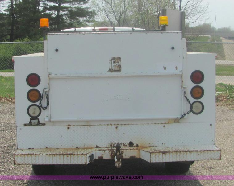 image for item 6201 2001 Chevrolet Silverado C2500HD pickup truck