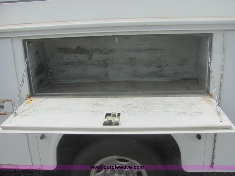 image for item 6201 2001 Chevrolet Silverado C2500HD pickup truck