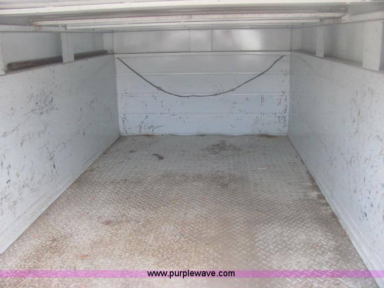 image for item 6201 2001 Chevrolet Silverado C2500HD pickup truck