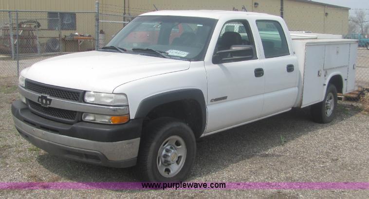 image for item 6202 2001 Chevrolet Silverado C2500HD pickup truck