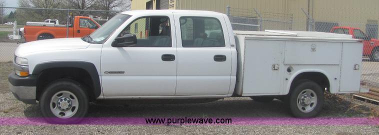 image for item 6202 2001 Chevrolet Silverado C2500HD pickup truck
