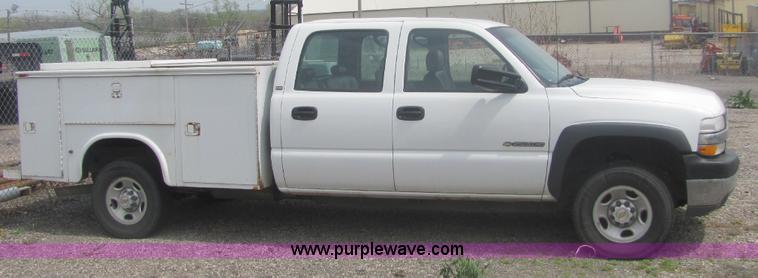 image for item 6202 2001 Chevrolet Silverado C2500HD pickup truck