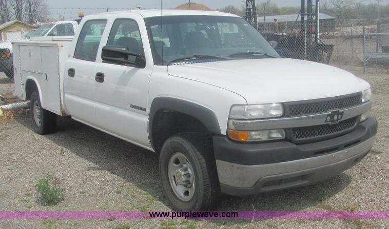 image for item 6202 2001 Chevrolet Silverado C2500HD pickup truck
